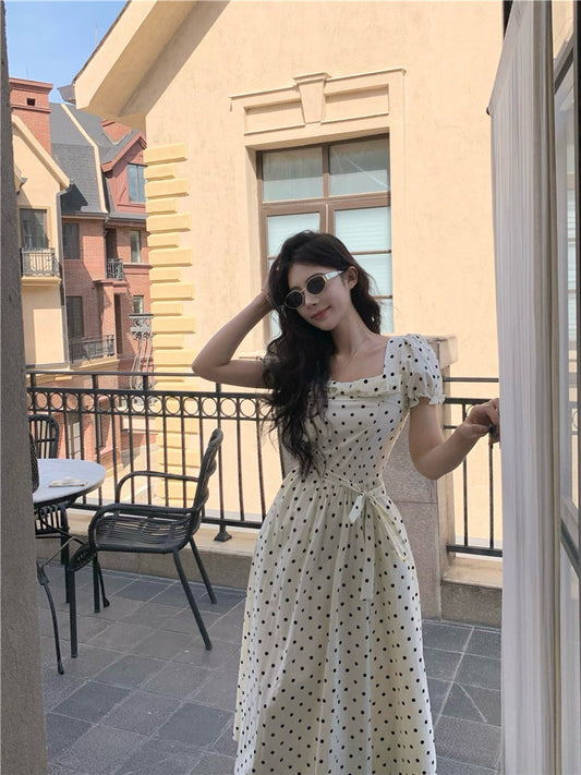 Na+ 點點夏日 法式波點方領收腰連身裙