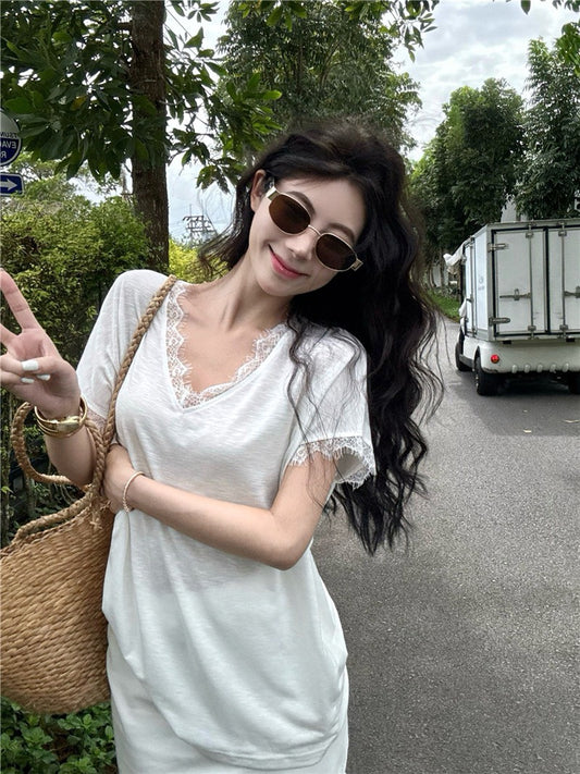 NA+ New money簡約蕾絲V領寬鬆上衣 透視拼接半身裙 白/黑