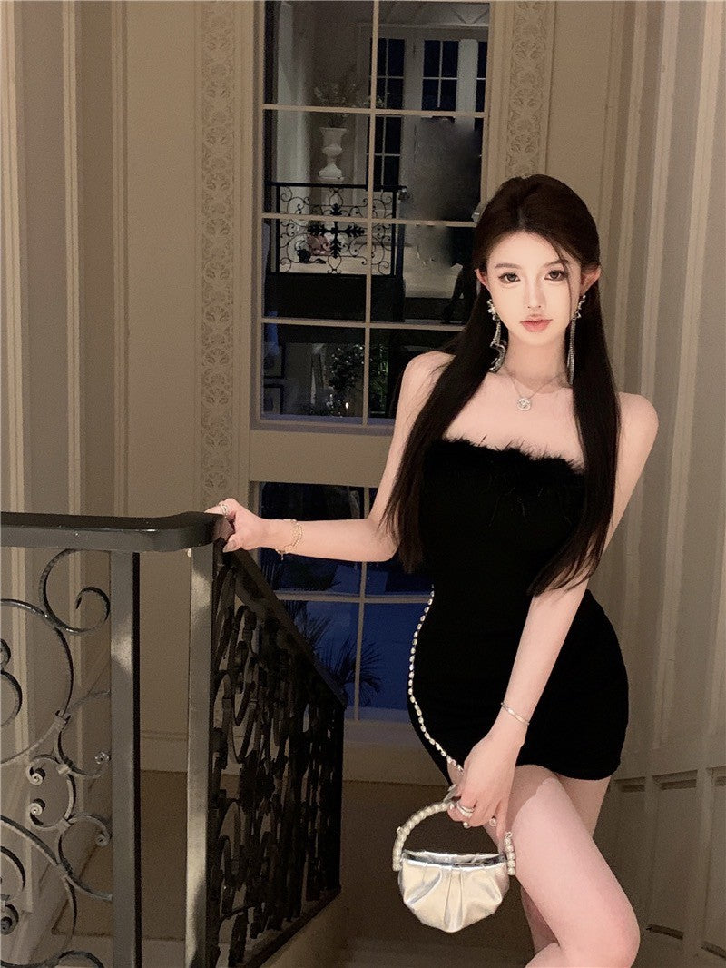 Na+ 性感尤物毛毛抹胸鑲鑽連身包臀裙