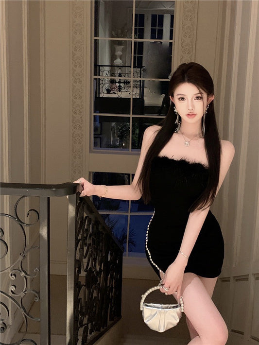 Na+ 性感尤物毛毛抹胸鑲鑽連身包臀裙