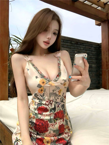 Na+ 高訂秀款定位蝴蝶玫瑰V領連身裙