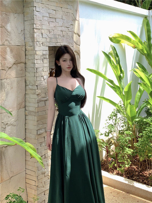 Na+ 復古大裙襬 度假V領交叉收腰連身裙 綠