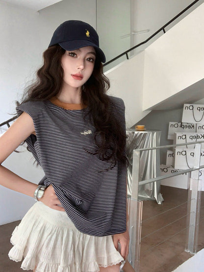 NA+ 熱愛復古味～高智感坎肩條紋上衣 深藍/咖