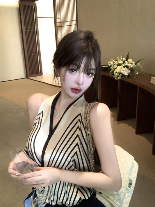 NA+ 老錢幾何印花緞面V領背心