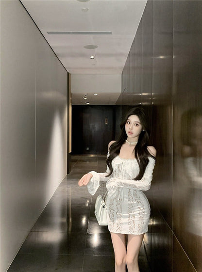 NA+ 法式香肩荷葉緊身連身裙