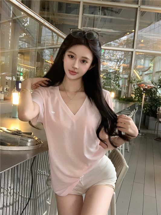 NA+ 熱銷款女王回歸 面膜V領T恤 粉/灰