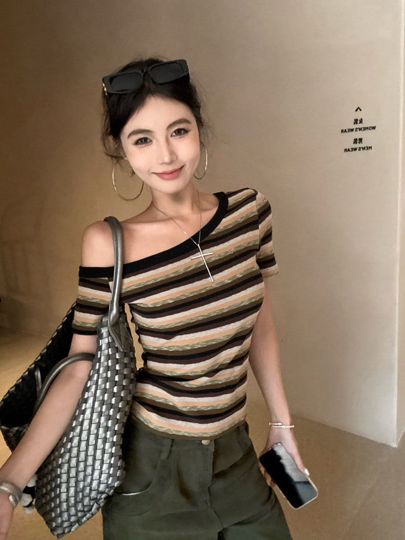 Na+ 原宿辣妹 斜肩復古漸變咖色橫紋上衣