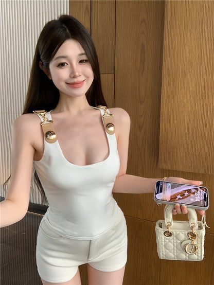 Na+ 釣系御姐金屬扣U領顯瘦背心