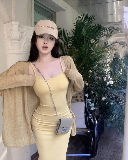 NA+ 拿捏嫩呼奶黃skim吊帶連身裙 薑黃色開衫