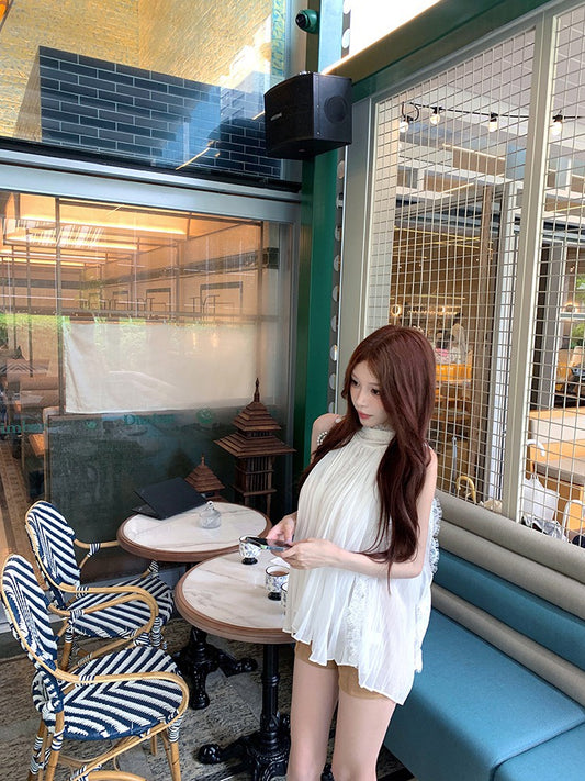 NA+ 蕾絲綺夢 白壓褶蕾絲拼接削肩修身上衣