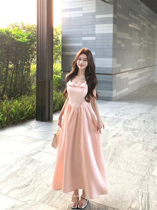 NA+ 古典美學方領蝴蝶結收腰裙擺連身裙 粉