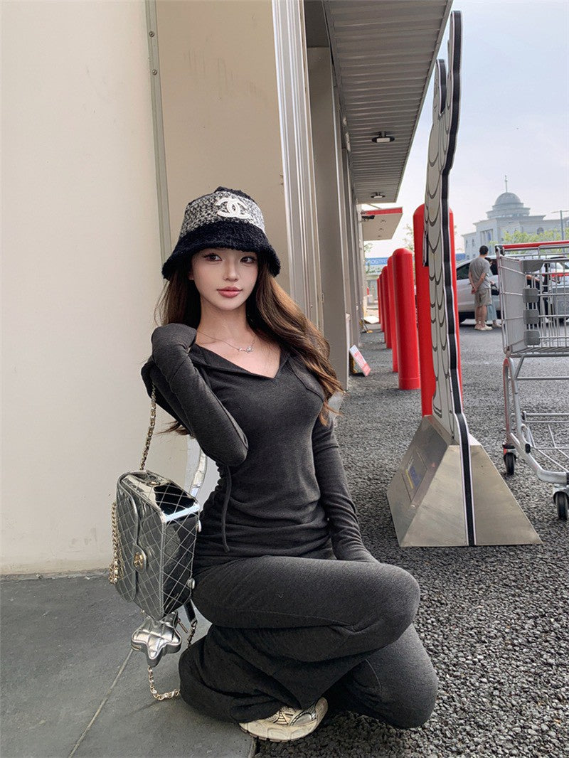 NA+ 基礎好身材修身連帽v領薄長上衣 微喇叭休閒褲 深灰