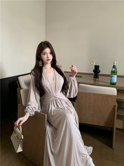 NA+ 淡香純慾蕾絲扭結拼接長款連身裙 奶茶