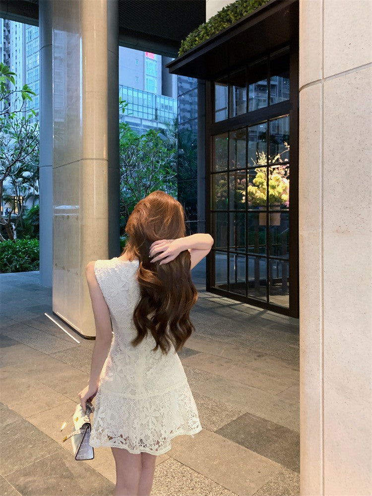 NA+ 蕾絲綺夢鉤花V領魚尾拼接連身裙