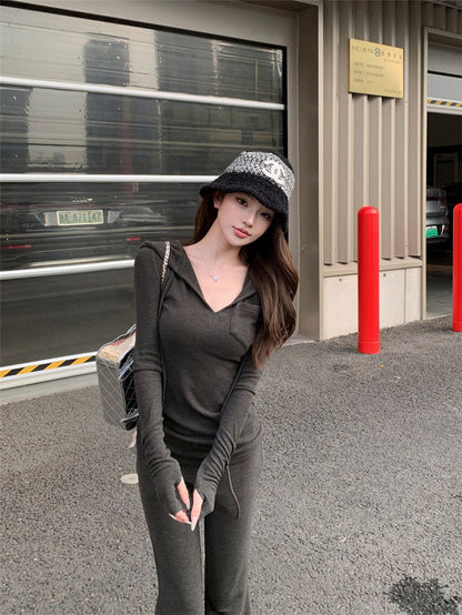 NA+ 基礎好身材修身連帽v領薄長上衣 微喇叭休閒褲 深灰