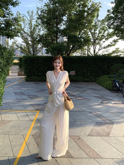 NA+ 解構老錢 不對稱扭結V領上衣/高腰闊腿褲 白