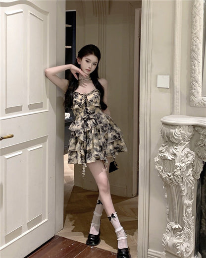 Na+ 復古玫瑰抽繩收腰馬甲蛋糕連身裙 黑印花