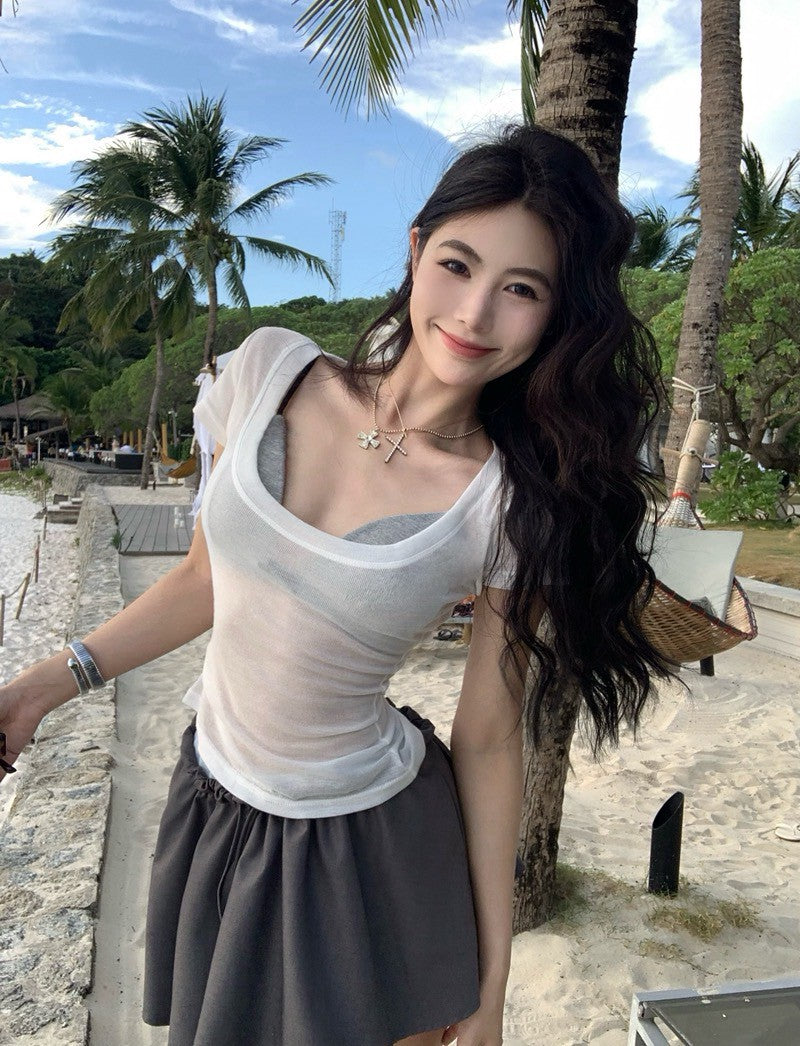 Na+ 清純小白花 歐美大U領透視感疊感外穿上衣