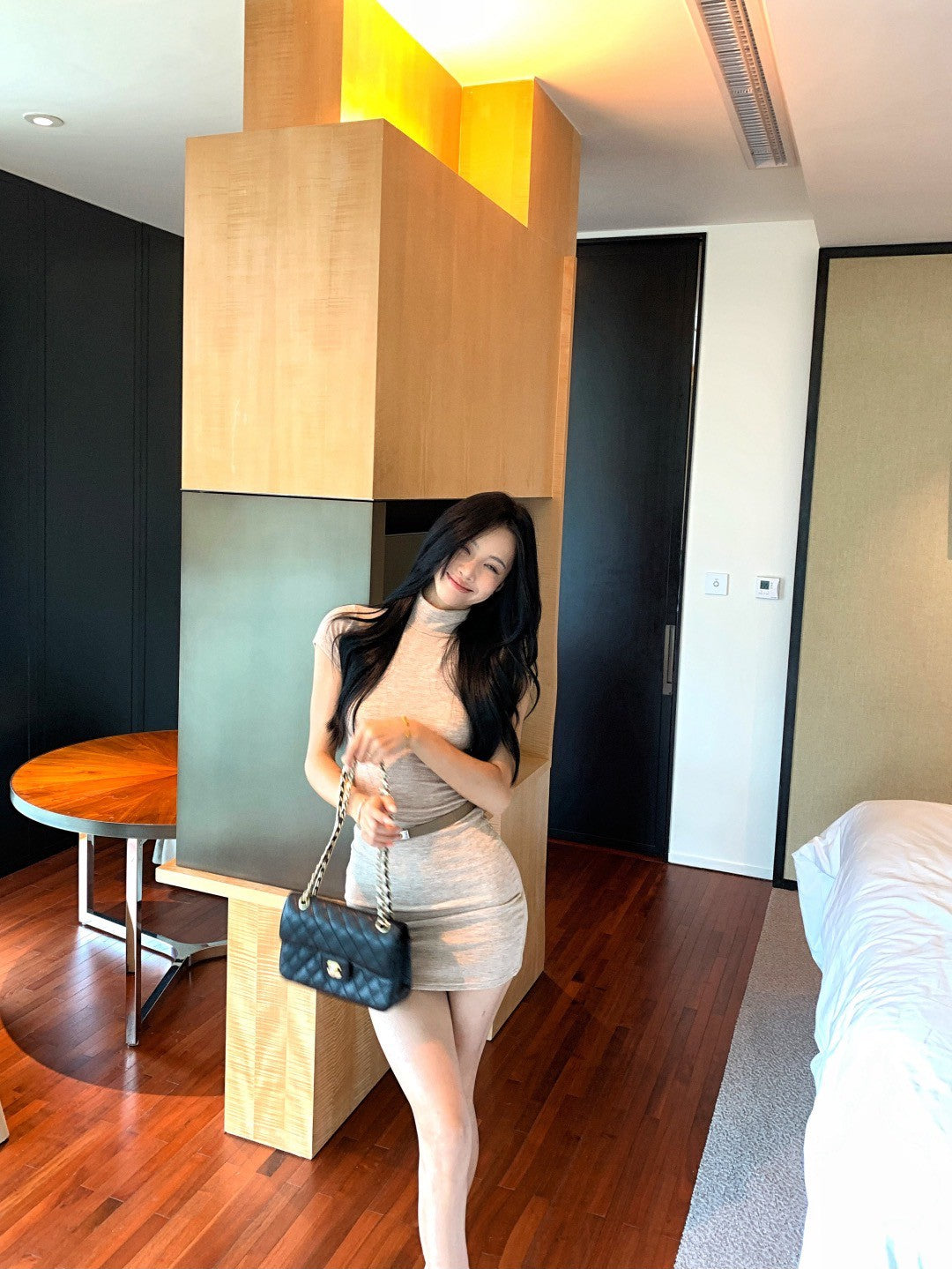 NA+ 御姐貼身燕麥色高領打底連身裙