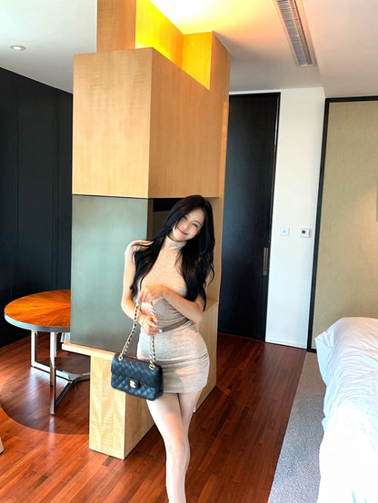 NA+ 御姐貼身燕麥色高領打底連身裙