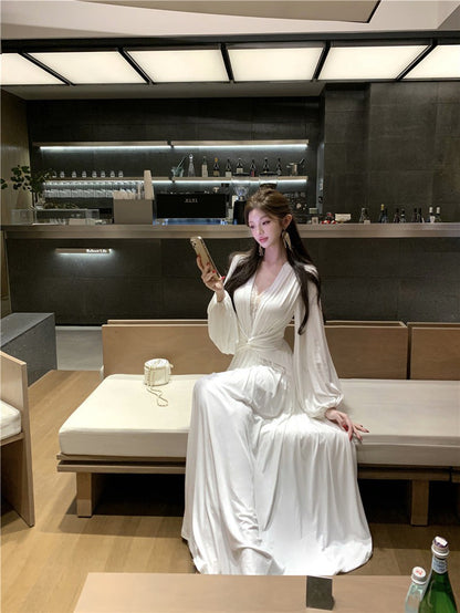 NA+ 淡香純慾蕾絲扭結拼接長款連身裙 白