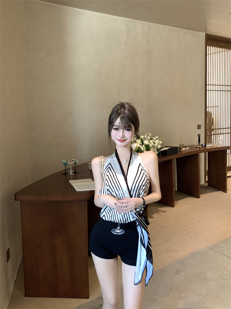 NA+ 老錢幾何印花緞面V領背心