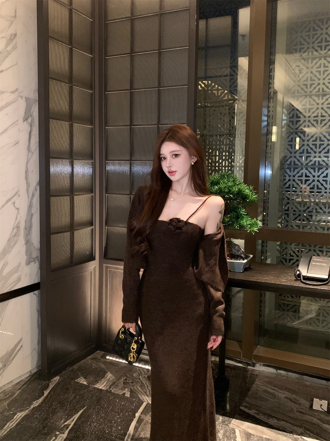 NA+ 輕熟摩卡厚針織抹胸裙 同色系短款外套