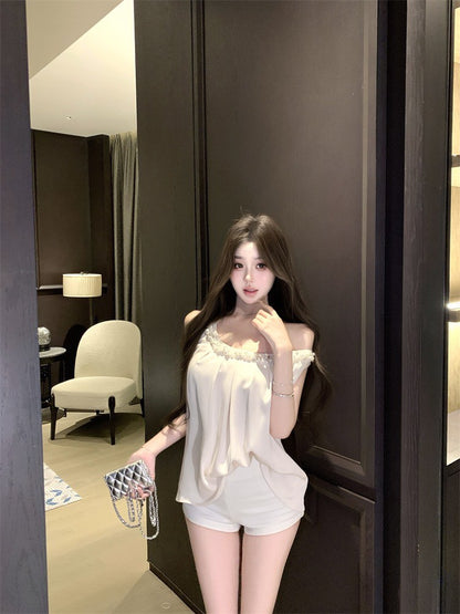 NA+ 緞面鑲珍氣質斜領上衣