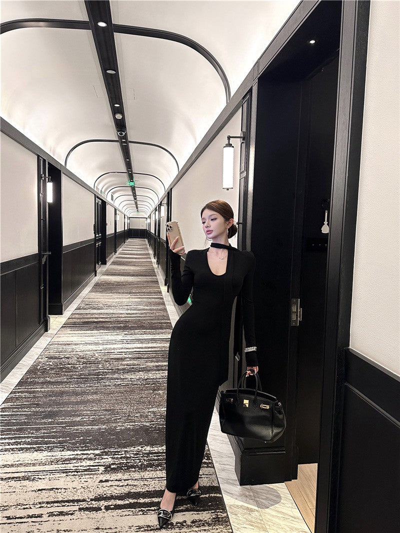 NA+ 基礎百搭V領飄帶修身黑色連衣裙