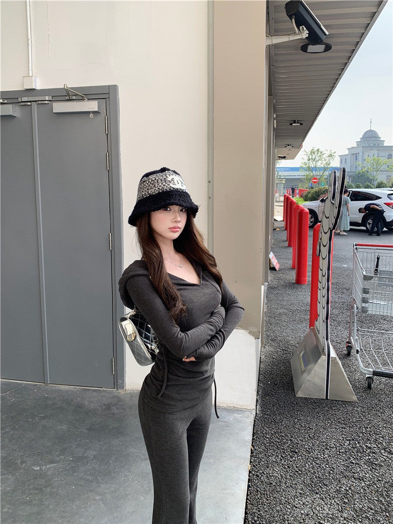 NA+ 基礎好身材修身連帽v領薄長上衣 微喇叭休閒褲 深灰