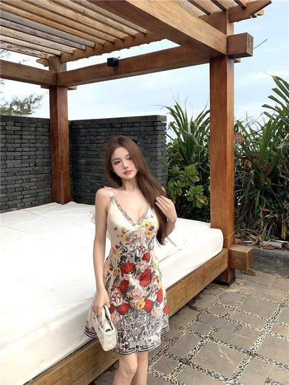 Na+ 高訂秀款定位蝴蝶玫瑰V領連身裙