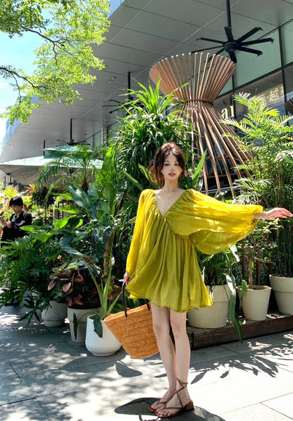 NA+ 漫步仙子渡假V擺雪紡燈籠袖上衣