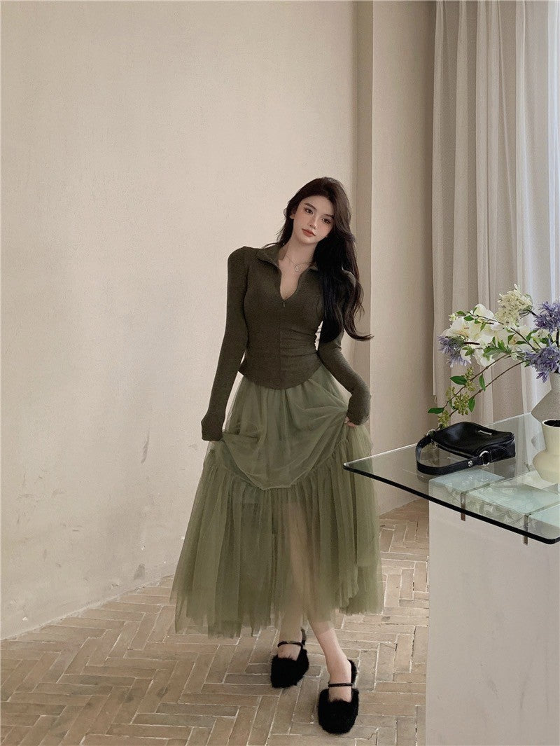 Na+ 禪意綿綿羊駝絨緊身小V領上衣 網紗半身裙