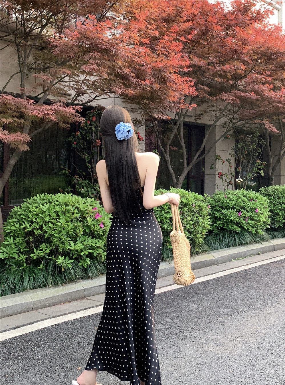 Na+ 溫柔甜心 波點撞色蝴蝶結抹胸連身裙