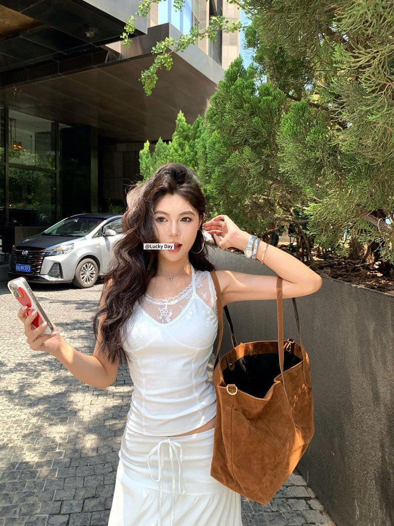 NA+ 幸運女孩修身蕾絲拼接row風背心 白/黑