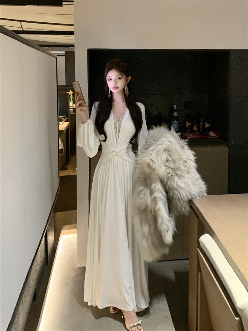 NA+ 淡香純慾蕾絲扭結拼接長款連身裙 白