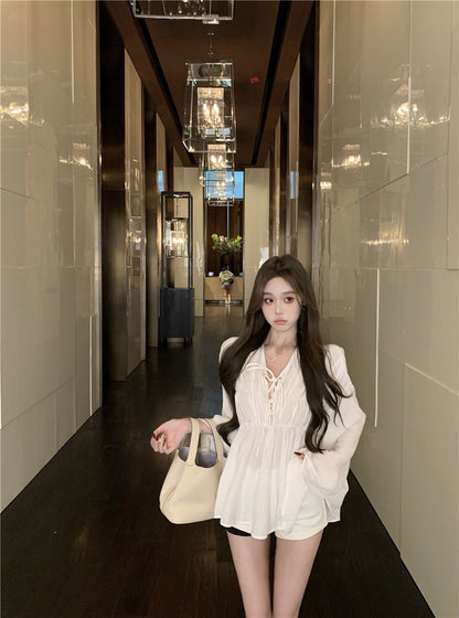 Na+ 法式氣質純色燈籠袖綁帶襯衫上衣 白