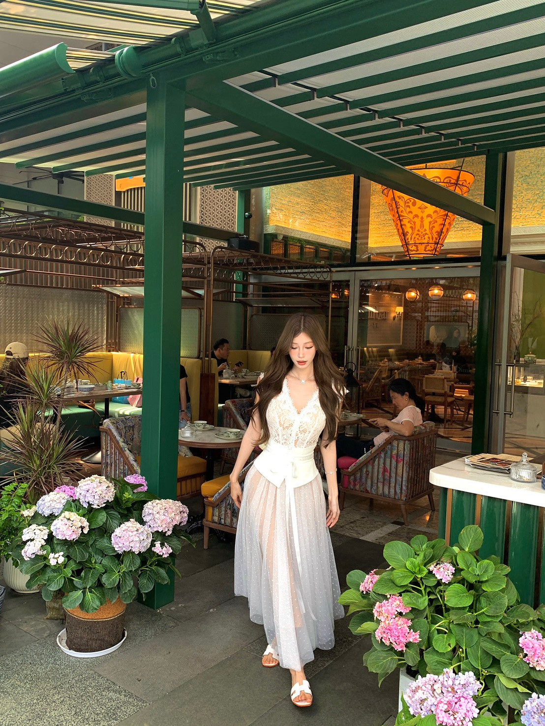 NA+ 驚艷絕美白色波點裙 法式收腰蕾絲無袖上衣