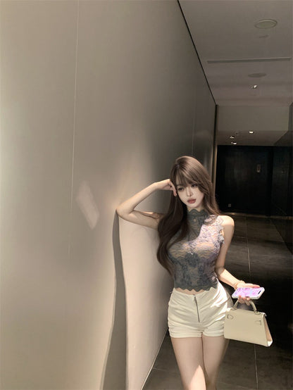 NA+ 俏麗蕾絲盤花修身背心