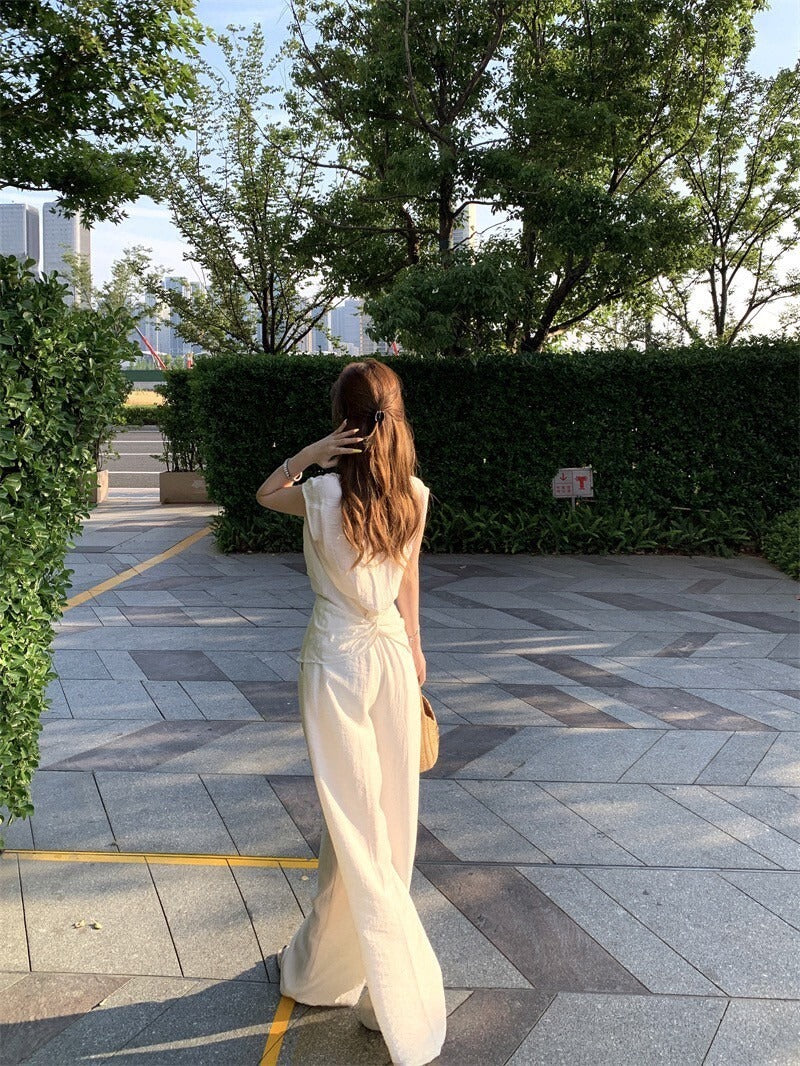 NA+ 解構老錢 不對稱扭結V領上衣/高腰闊腿褲 白