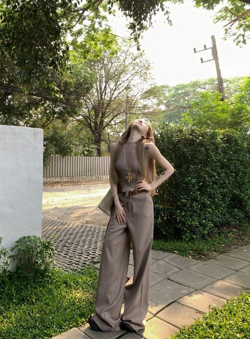Na+ 不規則設計感針織背心 高腰通勤老錢休閒褲 卡其