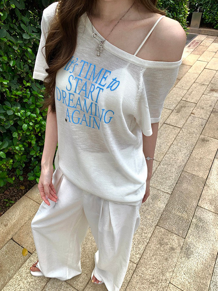 NA+ 百搭休閒斜肩透視字母上衣