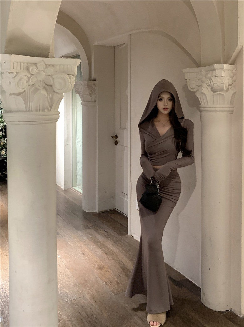 NA+ 「窈窕」復古回歸連帽交錯上衣/魚尾半身裙 沙丘色