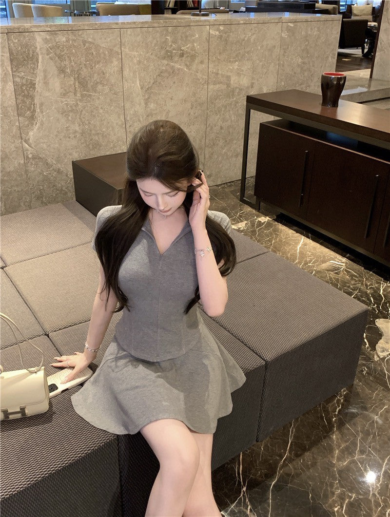 Na+ 運動clean fitting 休閒簡約polo領半身裙套裝 灰