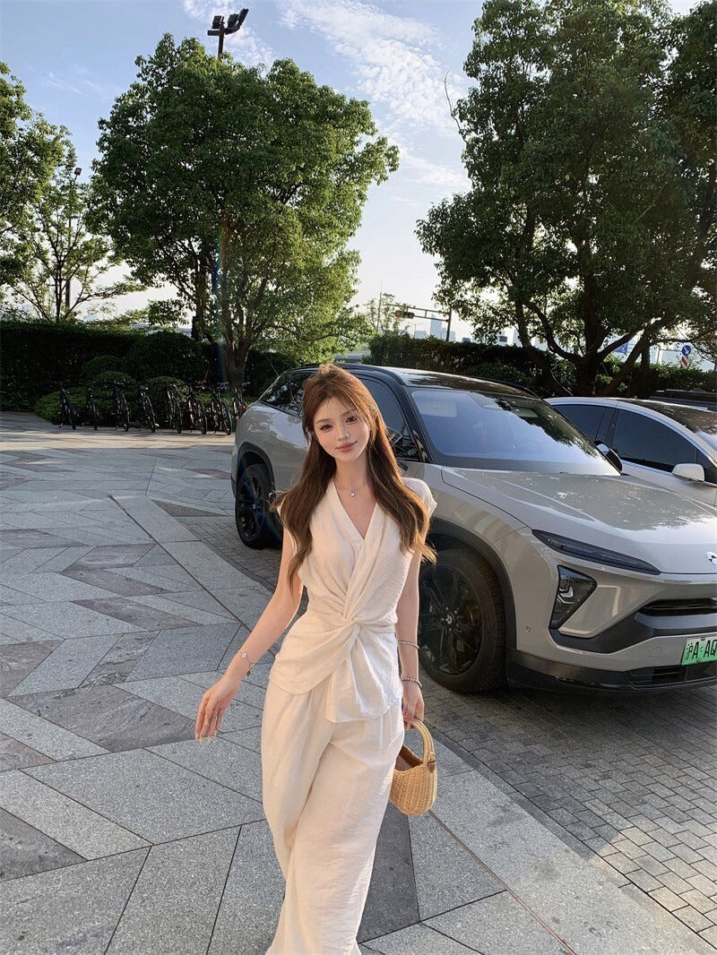 NA+ 解構老錢 不對稱扭結V領上衣/高腰闊腿褲 白