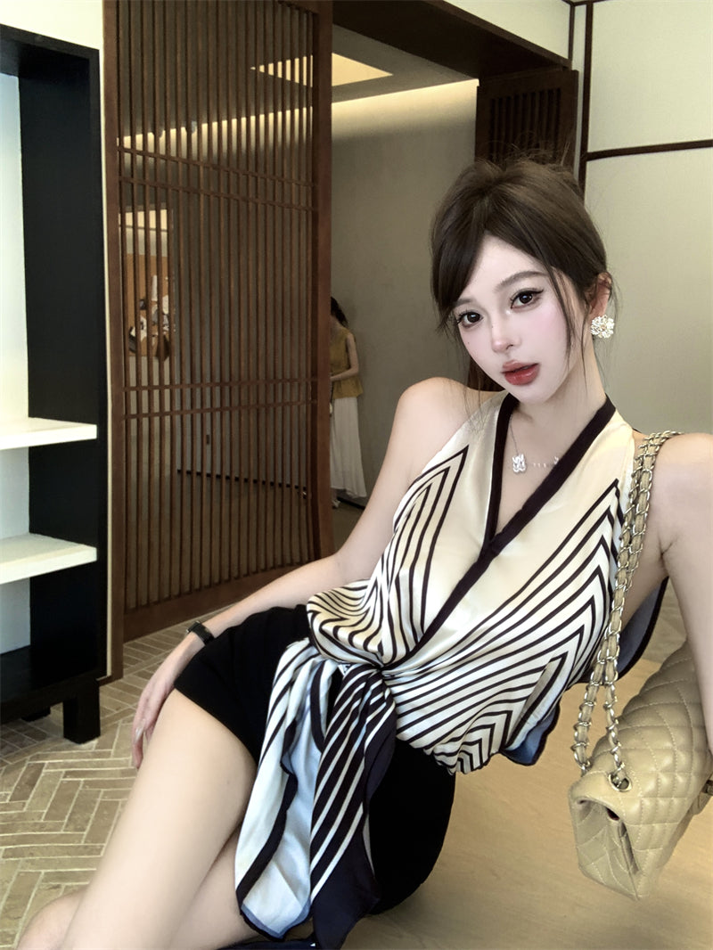 NA+ 老錢幾何印花緞面V領背心