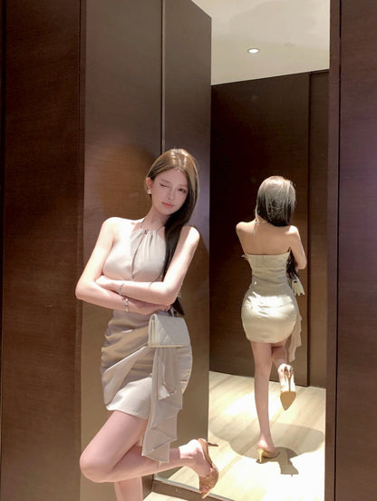 NA+ 獵殺極品高級掛脖繫帶緞面連身裙 杏