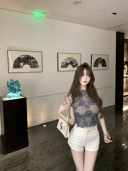 NA+ 俏麗蕾絲盤花修身背心