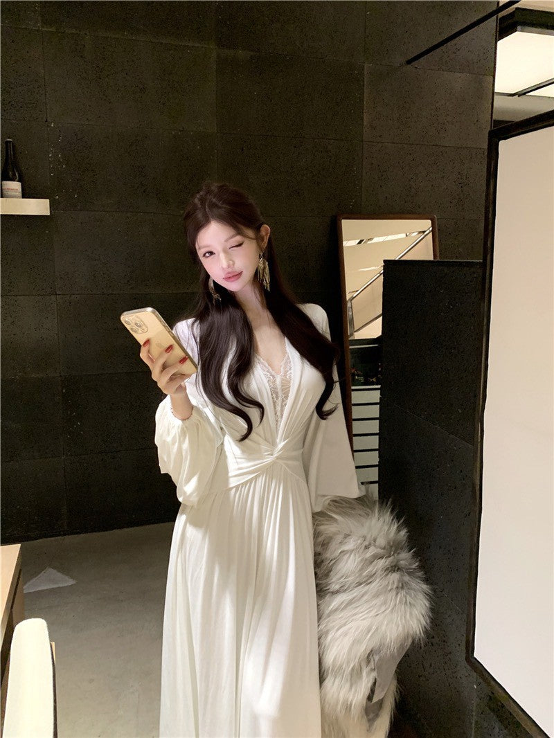 NA+ 淡香純慾蕾絲扭結拼接長款連身裙 白