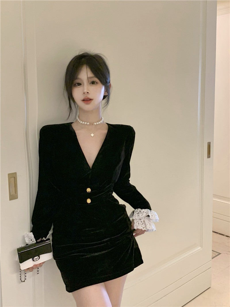 Na+ 復古蕾絲V領收腰絲鬆派對裙